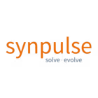 Orangefarbenes synpulse-Logo auf schwarzem Hintergrund, mit kleinem Slogan darunter