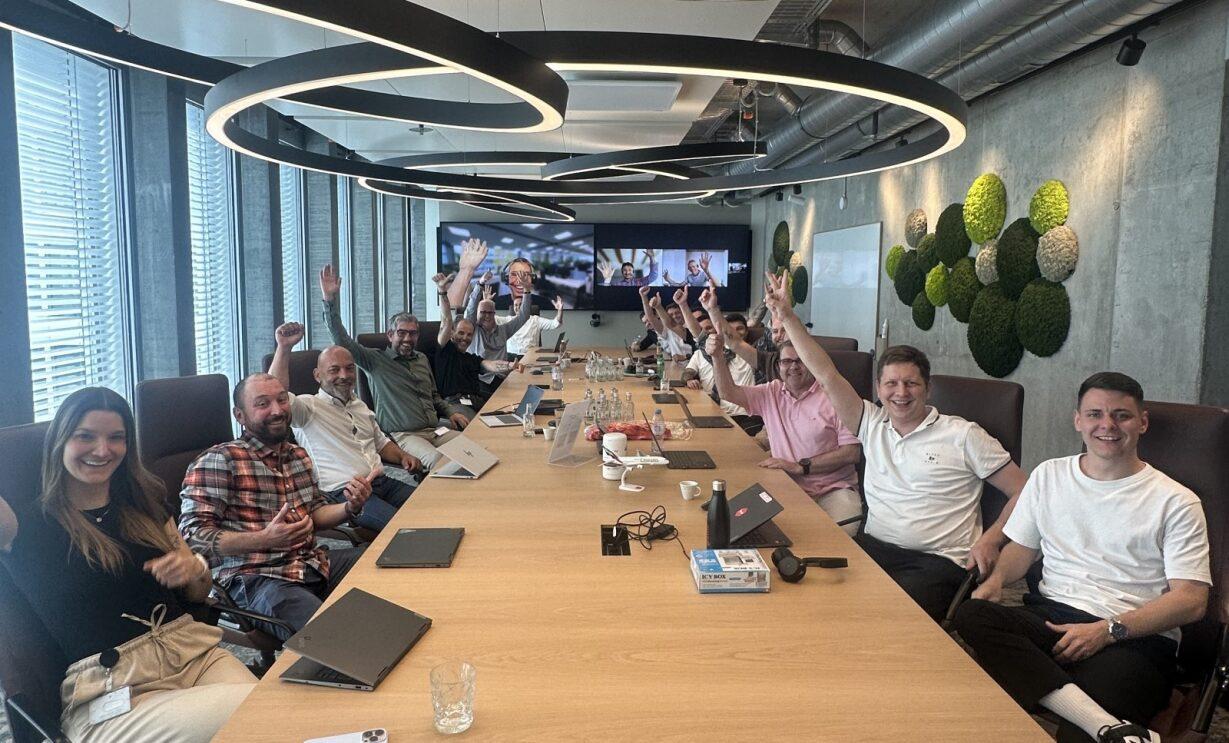 inventx-workplace-rollout-visana-mitarbeitende